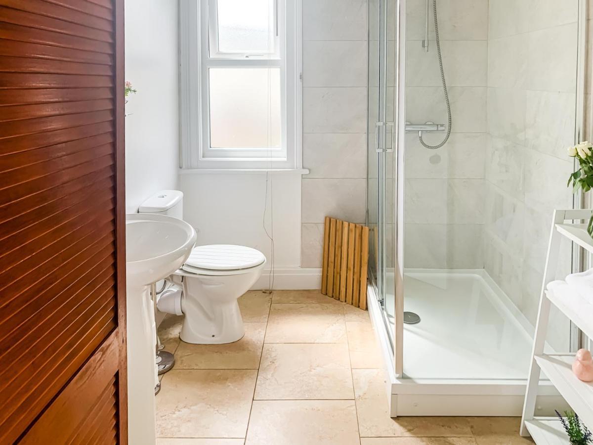 Waverley Lodge - Quaint Victorian Home With Free Parking York Bagian luar foto