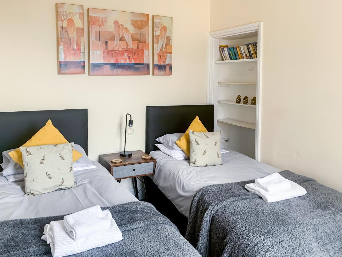Waverley Lodge - Quaint Victorian Home With Free Parking York Bagian luar foto
