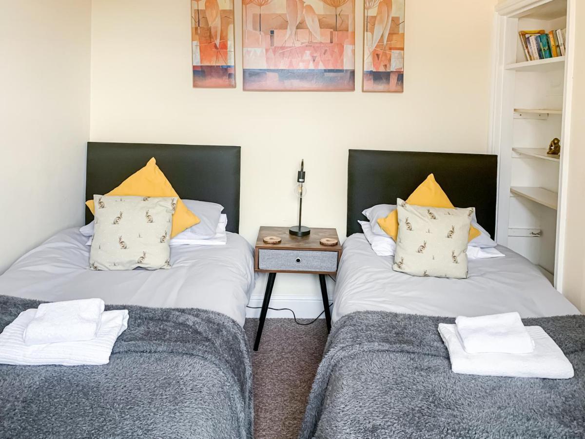 Waverley Lodge - Quaint Victorian Home With Free Parking York Bagian luar foto