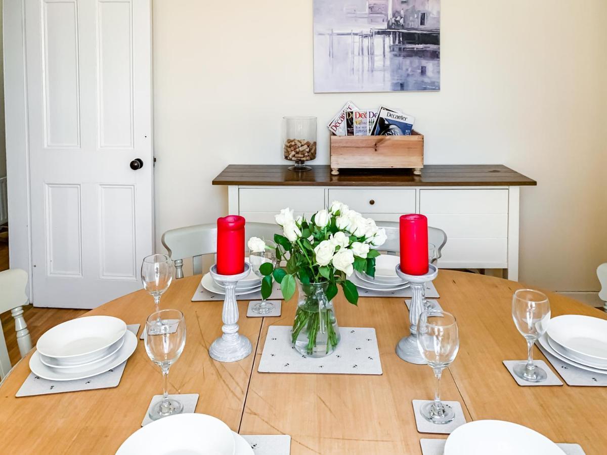 Waverley Lodge - Quaint Victorian Home With Free Parking York Bagian luar foto