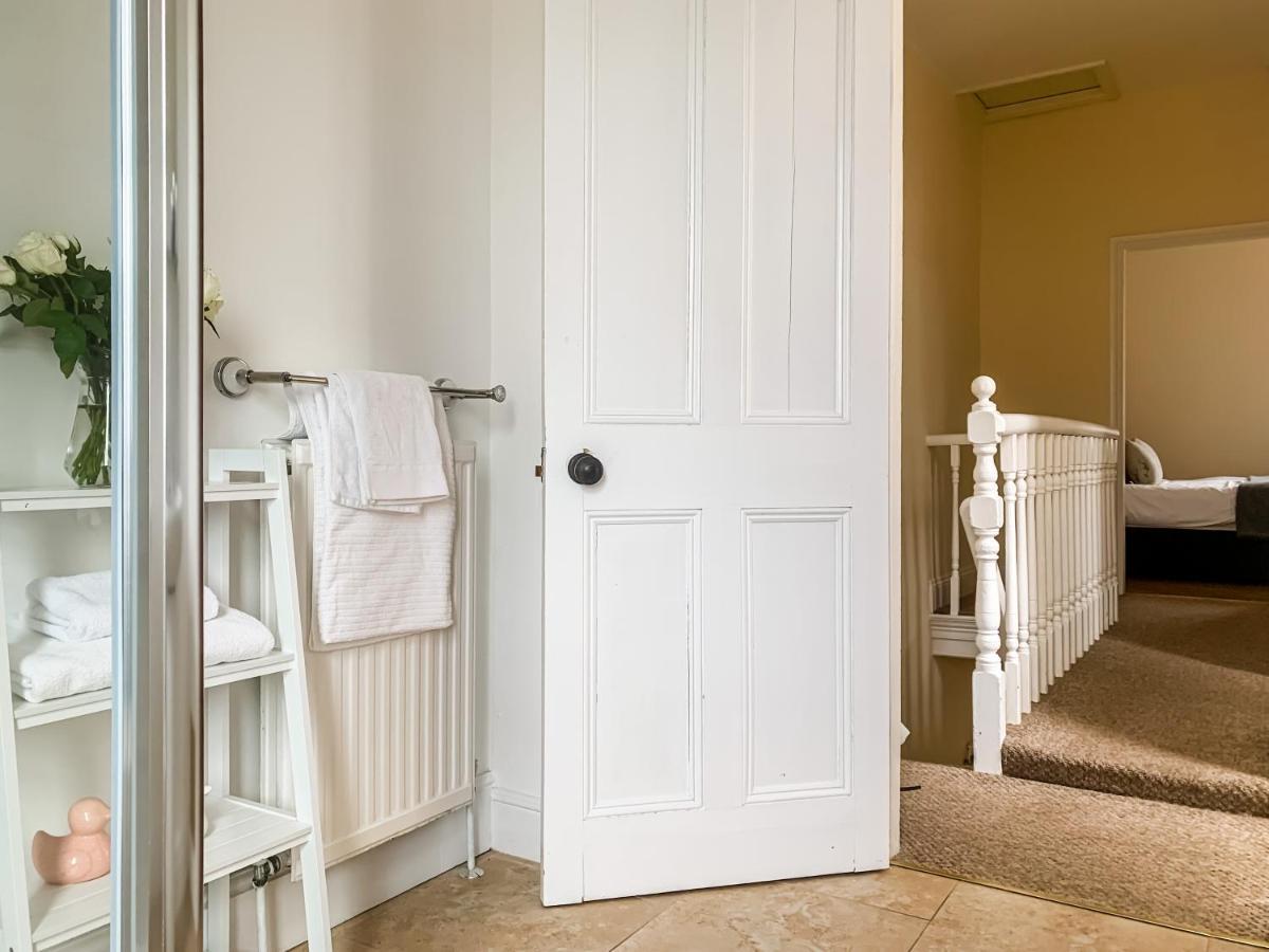 Waverley Lodge - Quaint Victorian Home With Free Parking York Bagian luar foto