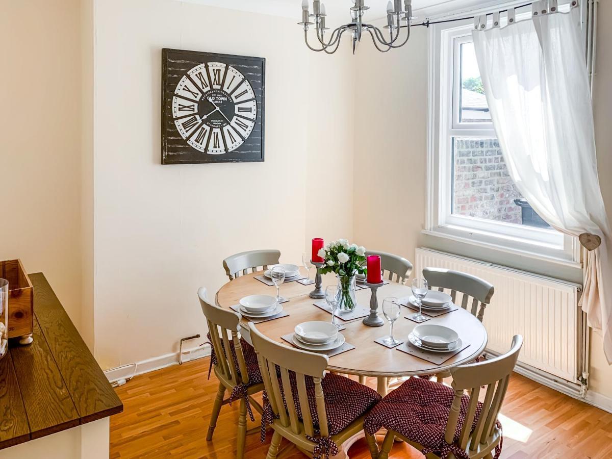 Waverley Lodge - Quaint Victorian Home With Free Parking York Bagian luar foto