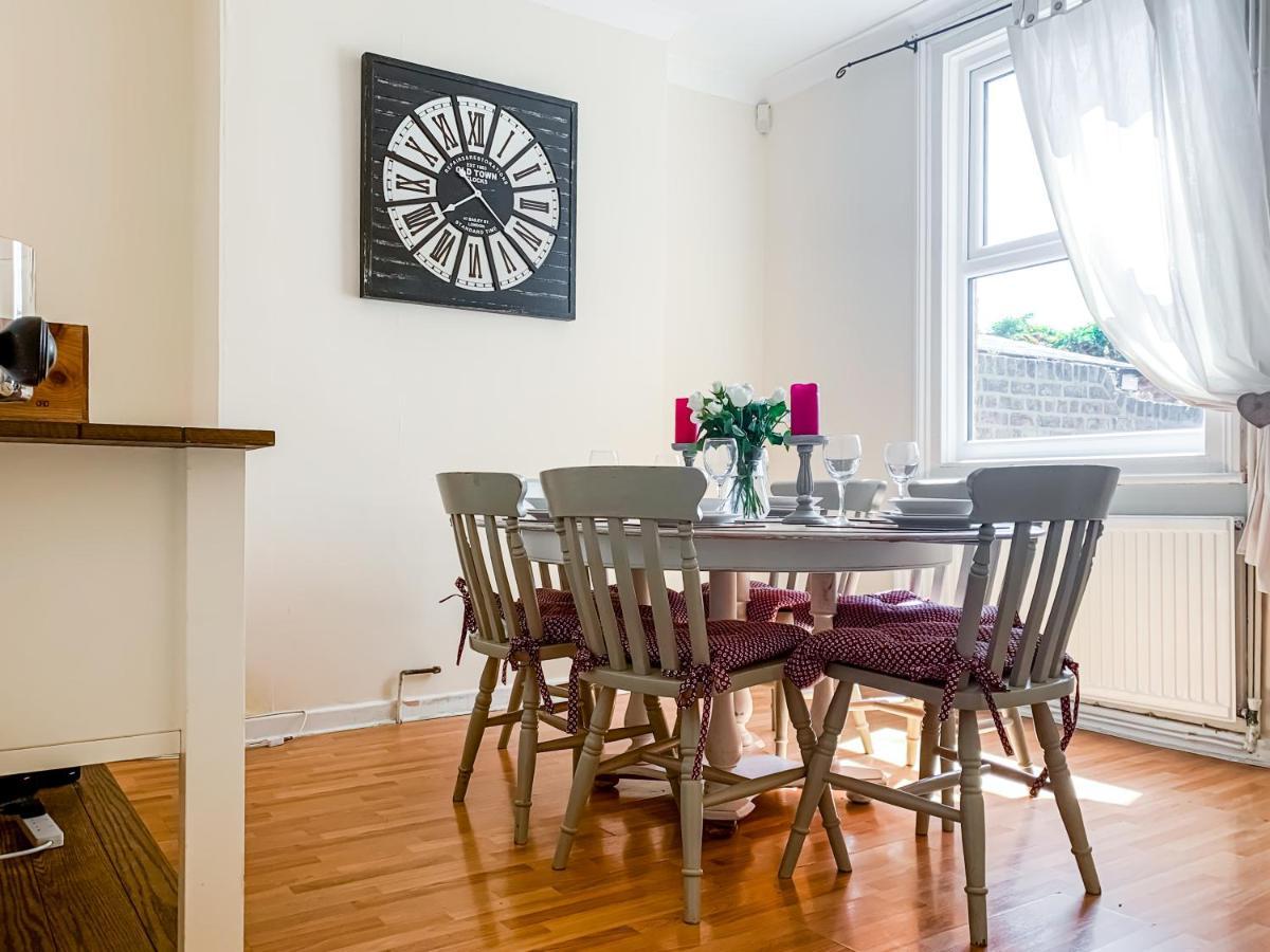 Waverley Lodge - Quaint Victorian Home With Free Parking York Bagian luar foto