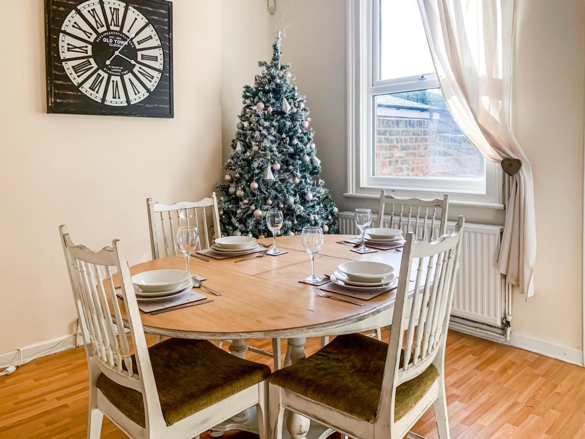 Waverley Lodge - Quaint Victorian Home With Free Parking York Bagian luar foto